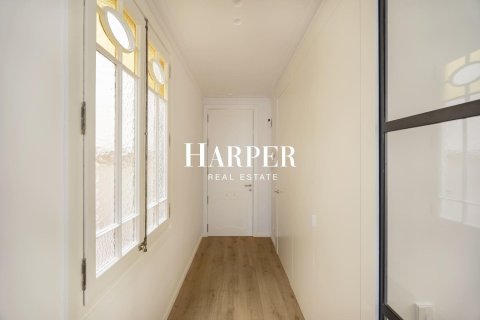 2 bedrooms apartment for sale in Eixample, Barcelona, Catalonia, Spain № 2371 - photo 18