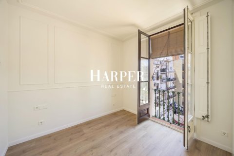 2 bedrooms apartment for sale in Eixample, Barcelona, Catalonia, Spain № 2371 - photo 6