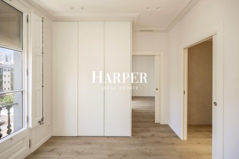 2 bedrooms apartment for sale in Eixample, Barcelona, Catalonia, Spain № 2371 - photo 8