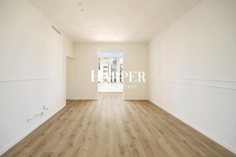 2 bedrooms apartment for sale in Eixample, Barcelona, Catalonia, Spain № 2371 - photo 4