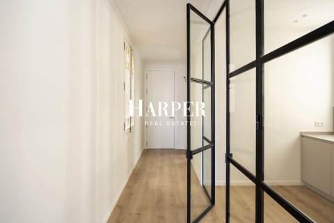 2 bedrooms apartment for sale in Eixample, Barcelona, Catalonia, Spain № 2371 - photo 13