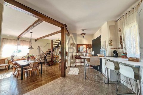 Сasa de 3 dormitorios en venta en Olivella, Barcelona, Cataluña, Spain № 2367 - foto 13