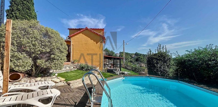 Сasa de 3 dormitorios en venta en Olivella, Barcelona, Cataluña, Spain № 2367