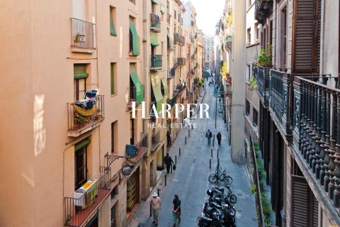 Apartamento de 2 dormitorios en venta en Ciudad Vieja, Barcelona, Cataluña, Spain № 2370 - foto 23