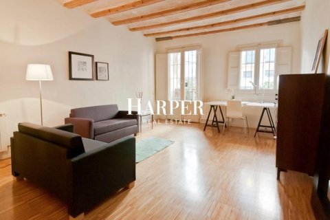 Apartamento de 2 dormitorios en venta en Ciudad Vieja, Barcelona, Cataluña, Spain № 2370 - foto 4