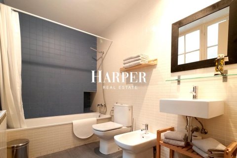 Apartamento de 2 dormitorios en venta en Ciudad Vieja, Barcelona, Cataluña, Spain № 2370 - foto 14