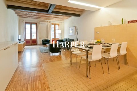 Apartamento de 2 dormitorios en venta en Ciudad Vieja, Barcelona, Cataluña, Spain № 2370 - foto 3