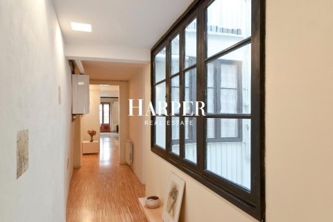 Apartamento de 2 dormitorios en venta en Ciudad Vieja, Barcelona, Cataluña, Spain № 2370 - foto 9
