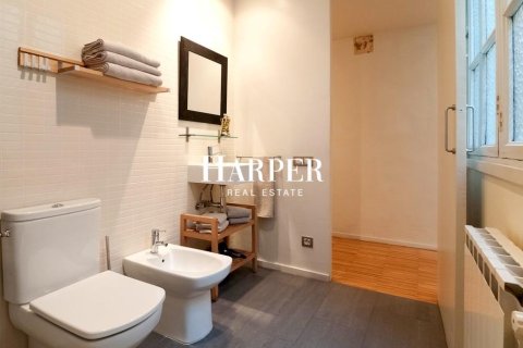 Apartamento de 2 dormitorios en venta en Ciudad Vieja, Barcelona, Cataluña, Spain № 2370 - foto 17
