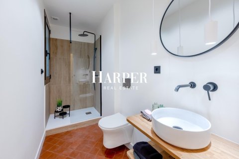 Apartamento de 3 dormitorios en venta en Eixample, Barcelona, Cataluña, Spain № 2369 - foto 18