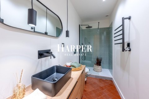 Apartamento de 3 dormitorios en venta en Eixample, Barcelona, Cataluña, Spain № 2369 - foto 21