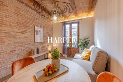Apartamento de 3 dormitorios en venta en Eixample, Barcelona, Cataluña, Spain № 2369