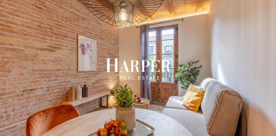 Apartamento de 3 dormitorios en venta en Eixample, Barcelona, Cataluña, Spain № 2369