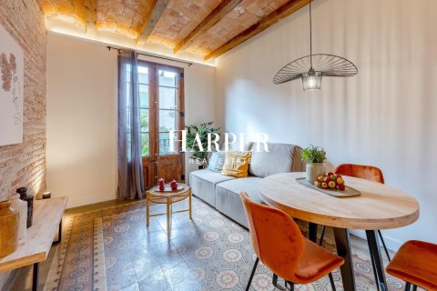 Apartamento de 3 dormitorios en venta en Eixample, Barcelona, Cataluña, Spain № 2369 - foto 2