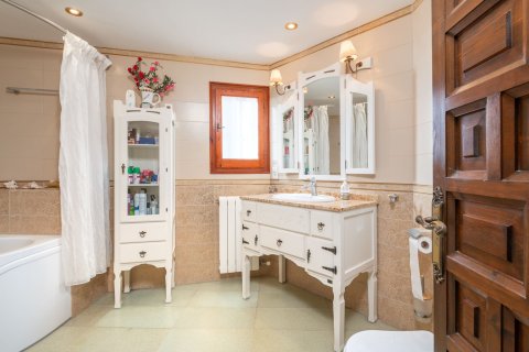 Сasa de 4 dormitorios en venta en Tamariu, Gerona, Cataluña, Spain № 5242 - foto 30