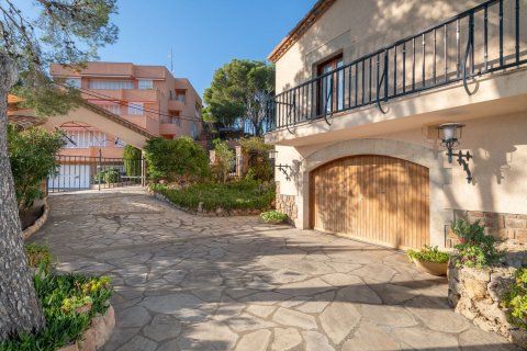 Сasa de 4 dormitorios en venta en Tamariu, Gerona, Cataluña, Spain № 5242 - foto 21