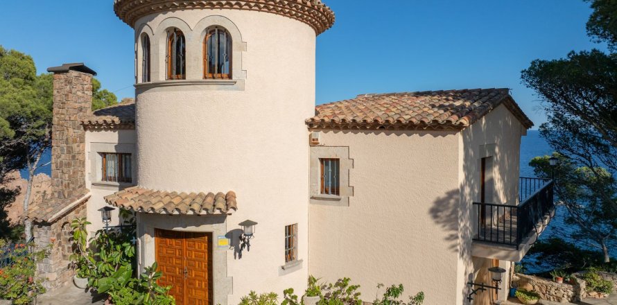 Сasa de 4 dormitorios en venta en Tamariu, Gerona, Cataluña, Spain № 5242