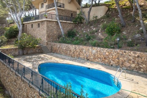 Сasa de 4 dormitorios en venta en Tamariu, Gerona, Cataluña, Spain № 5242 - foto 11