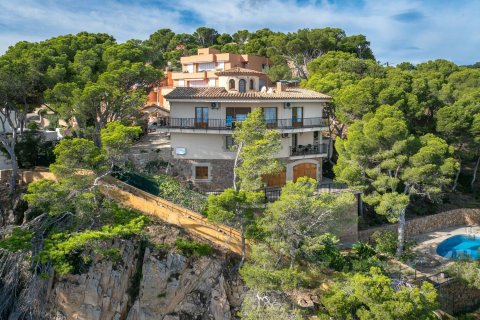 Сasa de 4 dormitorios en venta en Tamariu, Gerona, Cataluña, Spain № 5242 - foto 8