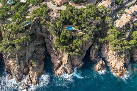 Сasa de 4 dormitorios en venta en Tamariu, Gerona, Cataluña, Spain № 5242 - foto 17