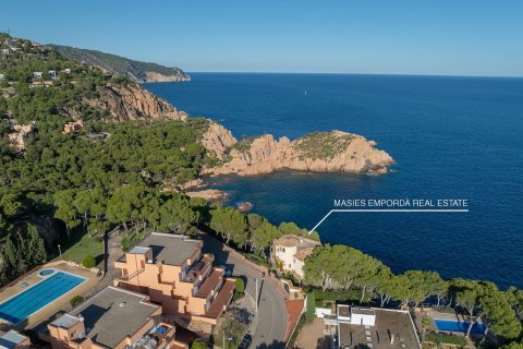 Сasa de 4 dormitorios en venta en Tamariu, Gerona, Cataluña, Spain № 5242 - foto 6