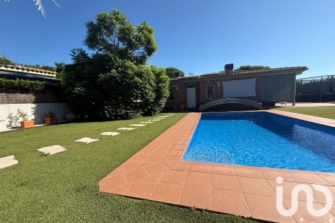 Apartamento de 4 dormitorios en venta en Sant Vicenc De Montalt, Barcelona, Cataluña, Spain № 4812 - foto 3