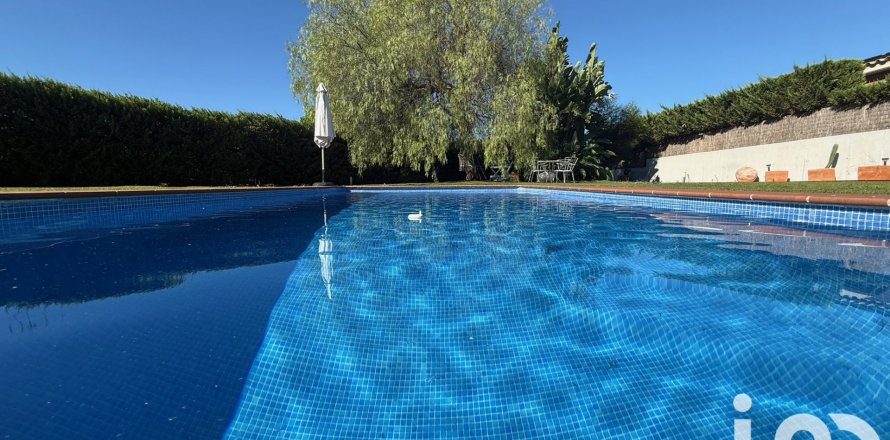 Apartamento de 4 dormitorios en venta en Sant Vicenc De Montalt, Barcelona, Cataluña, Spain № 4812