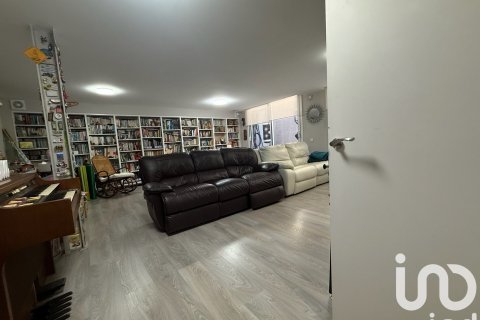 Apartamento de 4 dormitorios en venta en Sant Vicenc De Montalt, Barcelona, Cataluña, Spain № 4812 - foto 27