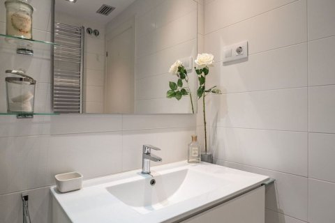 Apartamento de 2 dormitorios en venta en Sitges, Barcelona, Cataluña, Spain № 6482 - foto 25