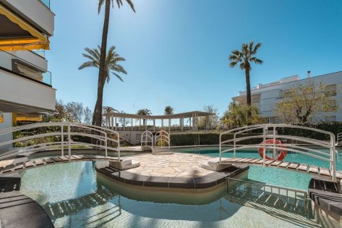 Apartamento de 2 dormitorios en venta en Sitges, Barcelona, Cataluña, Spain № 6482 - foto 3