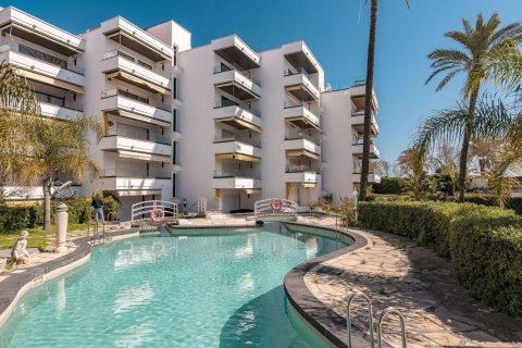Apartamento de 2 dormitorios en venta en Sitges, Barcelona, Cataluña, Spain № 6482 - foto 4