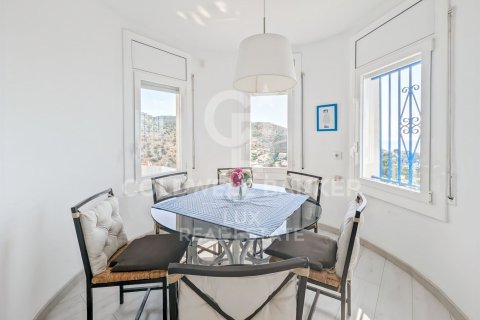 Купить виллу в Розы, Испания с 4 спальни, 124м², № 5558 - фото 9