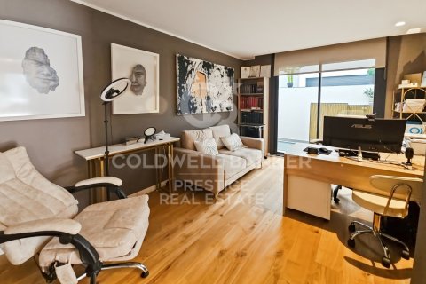 Сasa de 4 dormitorios en venta en Esplugues de Llobregat, Barcelona, Cataluña, Spain № 5555 - foto 8