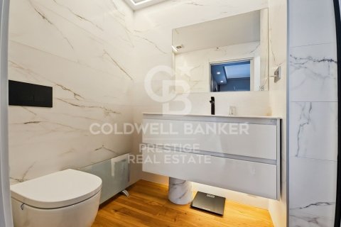 Сasa de 4 dormitorios en venta en Esplugues de Llobregat, Barcelona, Cataluña, Spain № 5555 - foto 6