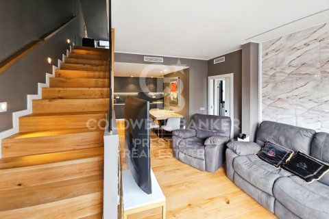 Сasa de 4 dormitorios en venta en Esplugues de Llobregat, Barcelona, Cataluña, Spain № 5555 - foto 5