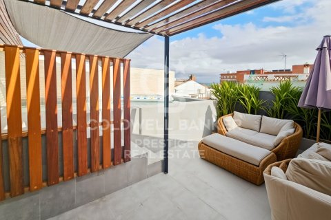 Сasa de 4 dormitorios en venta en Esplugues de Llobregat, Barcelona, Cataluña, Spain № 5555 - foto 2