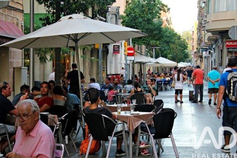 2 bedrooms cafe / restaurant for rent in Barcelona, Catalonia, Spain № 7314