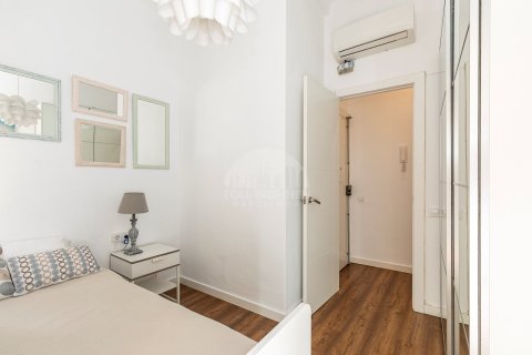 Apartamento de 2 dormitorios en venta en Ciudad Vieja, Barcelona, Cataluña, Spain № 2779 - foto 19