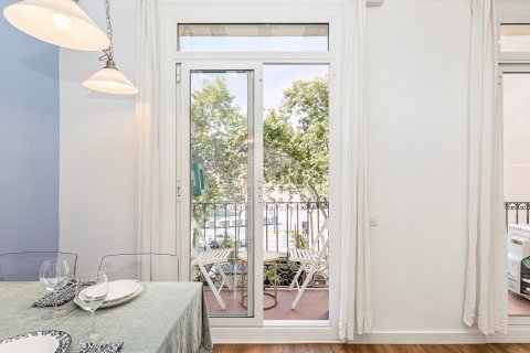 Apartamento de 2 dormitorios en venta en Ciudad Vieja, Barcelona, Cataluña, Spain № 2779 - foto 5
