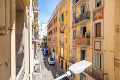 Apartamento de 2 dormitorios en venta en Ciudad Vieja, Barcelona, Cataluña, Spain № 2779 - foto 17