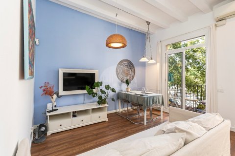Apartamento de 2 dormitorios en venta en Ciudad Vieja, Barcelona, Cataluña, Spain № 2779 - foto 2