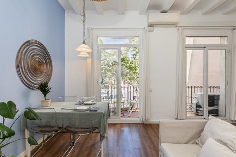 Apartamento de 2 dormitorios en venta en Ciudad Vieja, Barcelona, Cataluña, Spain № 2779 - foto 3