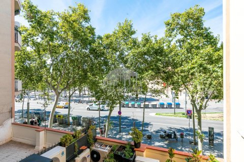 Apartamento de 2 dormitorios en venta en Ciudad Vieja, Barcelona, Cataluña, Spain № 2779 - foto 6