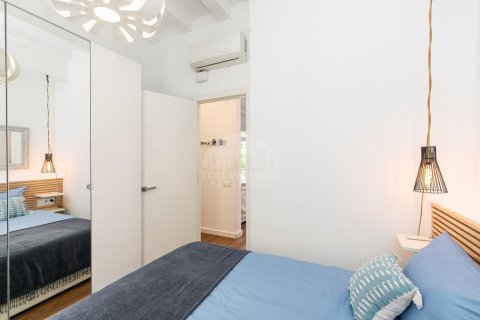 Apartamento de 2 dormitorios en venta en Ciudad Vieja, Barcelona, Cataluña, Spain № 2779 - foto 25