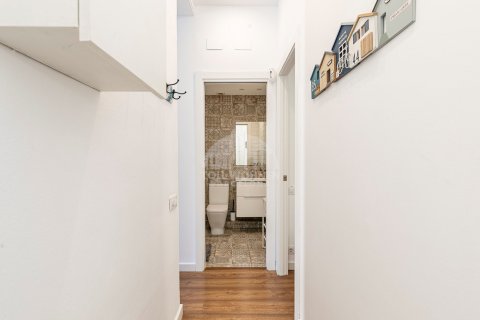 Apartamento de 2 dormitorios en venta en Ciudad Vieja, Barcelona, Cataluña, Spain № 2779 - foto 21