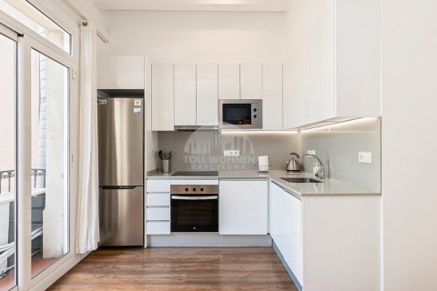 Apartamento de 2 dormitorios en venta en Ciudad Vieja, Barcelona, Cataluña, Spain № 2779 - foto 13