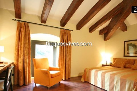 Сasa de 11 dormitorios en venta en Sant Vicenc De Montalt, Barcelona, Cataluña, Spain № 2774 - foto 11