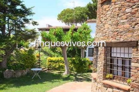 Сasa de 8 dormitorios en venta en Sant Pol de Mar, Barcelona, Cataluña, Spain № 2773 - foto 10