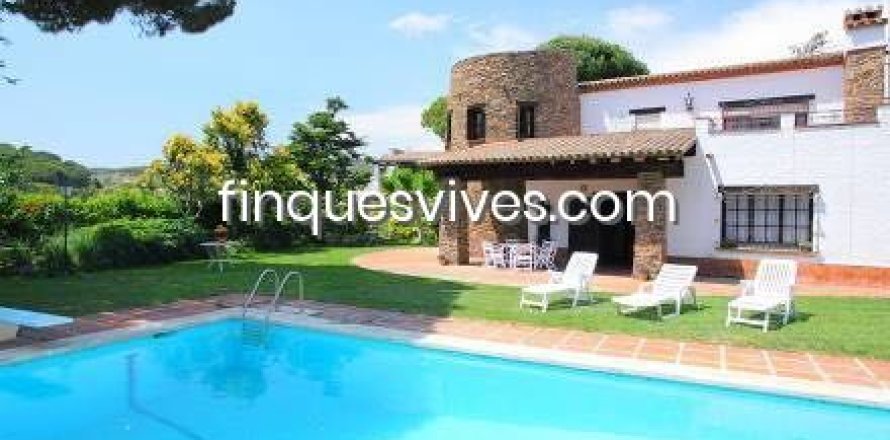 Сasa de 8 dormitorios en venta en Sant Pol de Mar, Barcelona, Cataluña, Spain № 2773