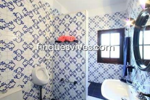 Сasa de 8 dormitorios en venta en Sant Pol de Mar, Barcelona, Cataluña, Spain № 2773 - foto 23